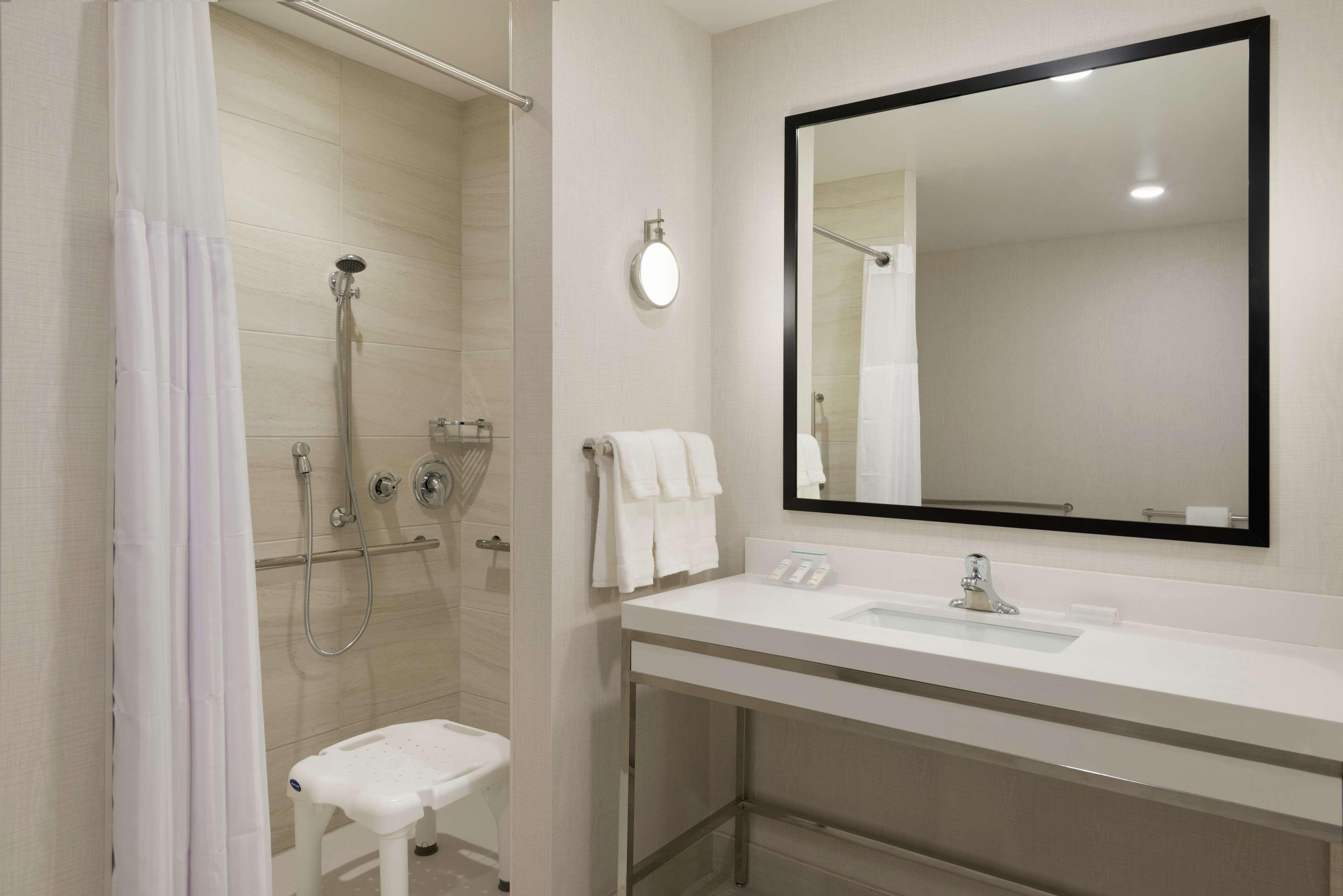 Hilton Garden Inn Rochester - University & Medical Center Dış mekan fotoğraf
