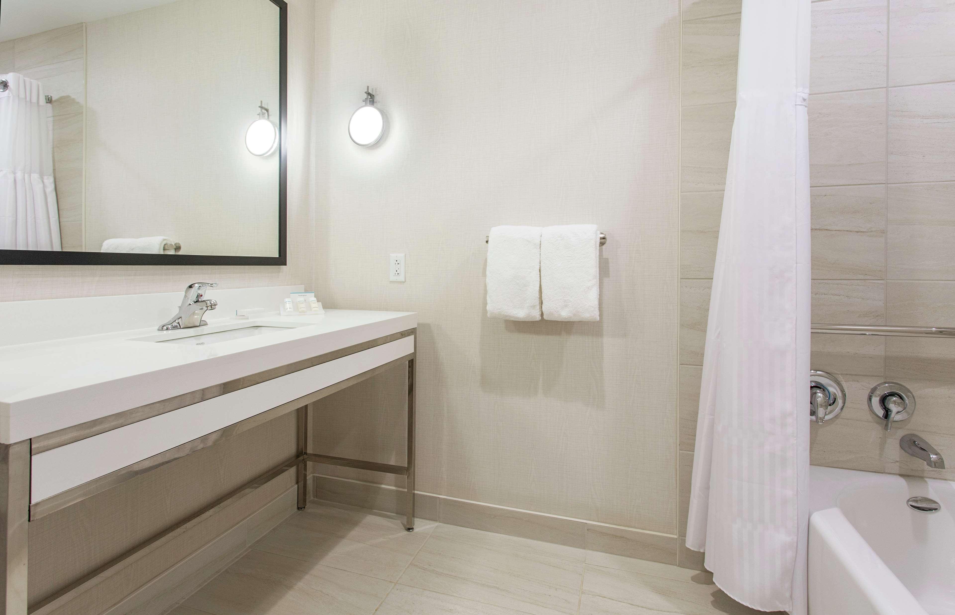 Hilton Garden Inn Rochester - University & Medical Center Dış mekan fotoğraf